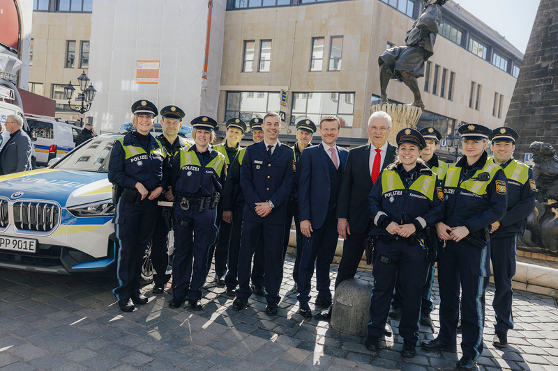 Donnerstag, 5. M&auml;rz 2026; Bayerns Innenminister Joachim Herrmann und Oberb&uuml;rgermeister Marcus K&ouml;nig informierten am Ludwigsplatz &uuml;ber die aktuellen Sicherheitsma&szlig;nahmen sowie &uuml;ber weitere Schwerpunkte und geplante Entwicklungen in der N&uuml;rnberger Innenstadt. 
�Sichere Innenst&auml;dte sind f&uuml;r uns von zentraler Bedeutung. Dazu setzen wir auf ein breites Ma&szlig;nahmenb&uuml;ndel, um Brennpunkte gar nicht erst entstehen zu lassen�, so Herrmann.