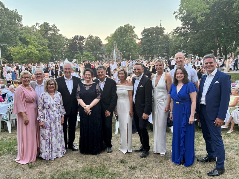 Samstag, 27. Juni 2026; Innenminister Joachim Herrmann beim Erlanger Schloßgartenfest, in einer der heißesten Nächte in diesem Jahr.
