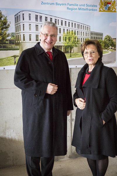 Donnerstag, 8. M�rz, Richtfest f�r das neue Zentrum Bayern Familie und Soziales in N�rnberg - Bayerns Innen- und Bauminister Joachim Herrmann: B�rgernaher Service in modernem Neubau - Rund 27,5 Millionen Euro sind gut investiertes Geld f�r beste Arbeitsbedingungen.