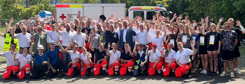 Mittwoch, 5. August 2026; Innenminister Joachim Herrmann begrüßt den Präsidenten des Deutschen Roten Kreuzes Hermann Gröhe, der auf seiner Bayerntour den BRK Kreisverband in Erlangen besucht hat. Ebenfalls anwesend war der neue Präsident des Bayerischen Roten Kreuzes Hans-Michael Weisky. Bei einer kleinen Katastrophenschutzübung stellten die haupt- und ehrenamtlichen Einsatzkräfte ihre Leistungsbereitschaft unter Beweis.