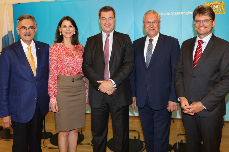 Dienstag, 3. Juli 2018, Ministerratssitzung in N�rnberg, dabei ging es nicht nur um die Universit�t Erlangen-N�rnberg, Bayerns Innenminister Joachim Herrmann erkl�rte. 