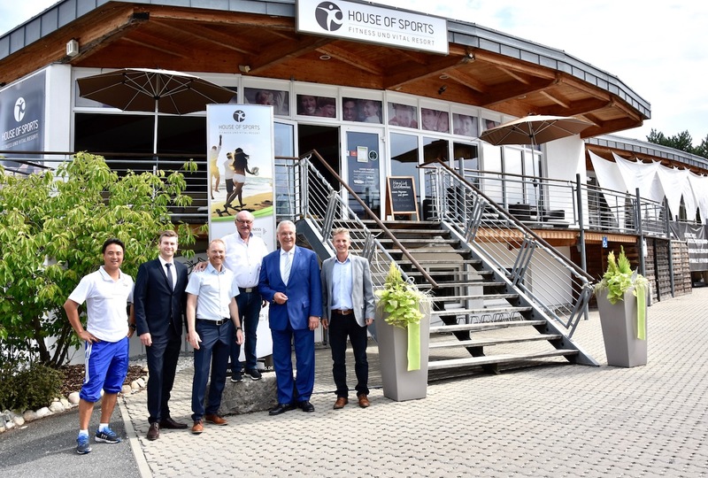 Donnerstag, 23. August, 2018 Sportminister Joachim Herrmann bei einem Besuch des House of sports in Eckental. 3 v.l.n.r. Kim Sittl (GF Physiopoint) Fabian Schulze B�lling (GF House of Sports) Oliver Penning (GF House of Sports) Reinhard Nagengast (Kreisrat) Joachim Herrmann, Markus Giegold (GF House of sports)