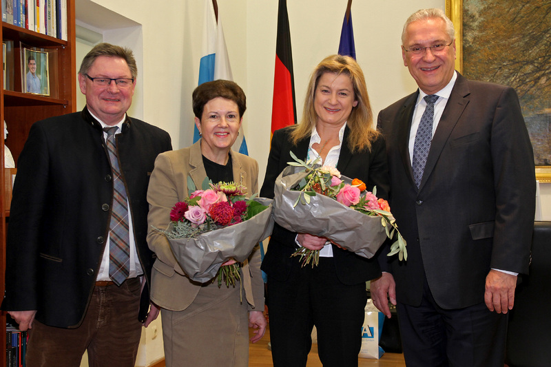 Mittwoch, 5. Dezember 2018, M�nchen;Innen- und Integrationsminister Joachim Herrmann dankt bisheriger Integrationsbeauftragter Mechthilde Wittmann - Gute und vertrauensvolle Zusammenarbeit soll mit Gudrun Brendel-Fischer nahtlos fortgesetzt werden. 
Foto: Christoph Schedensack