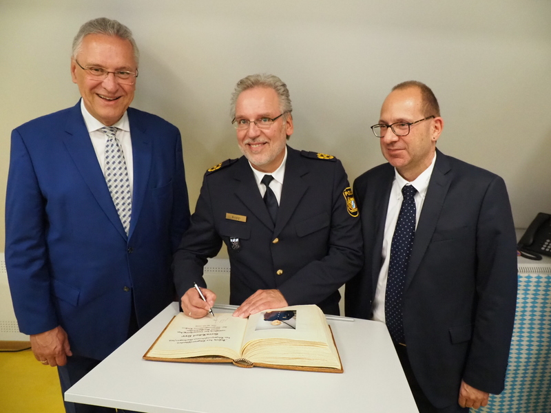 Mittwoch, 29. Mai 2019, Laufen; Bayerns Innenminister Joachim Herrmann bei der Einweihung der Polizeiinspektion Laufen: Optimale Arbeitsbedingungen durch hochmoderne Liegenschaft mit rund 1.400 Quadratmetern Nutzfl�che - 3,8 Millionen Euro des Freistaats hervorragend investiert.
