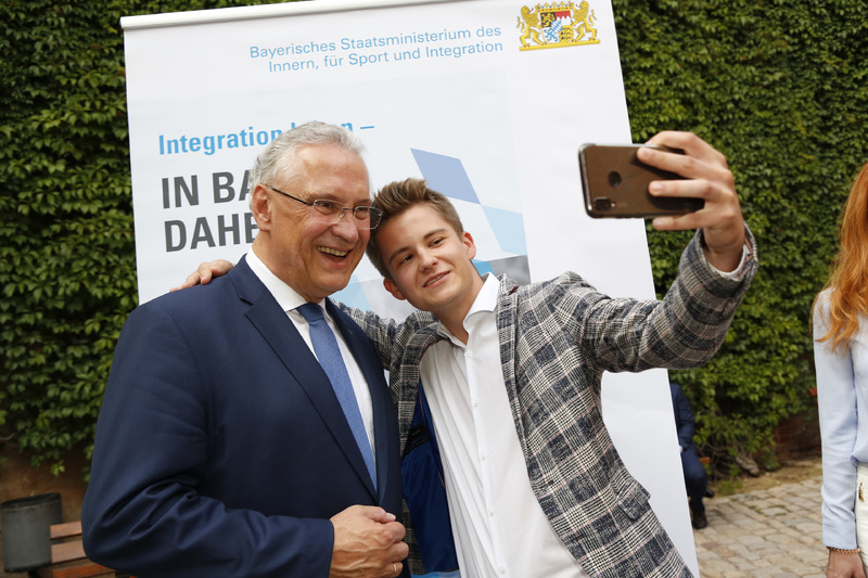 Donnerstag, 18. Juli 2019; Neub�rgerempfang in N�rnberg: Bayerns Innenminister Joachim Herrmann hei�t 300 neue Staatsb�rgerinnen und Staatsb�rger willkommen.