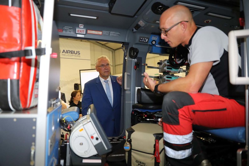 Mittwoch, 7. August 2019; Bayerns Innenminister Joachim Herrmann stellt Bilanz der 15 Rettungs- und Intensivtransporthubschrauber f�r das Jahr 2018 vor - Beste Ausstattung im Bundesvergleich - Deutlicher Anstieg der Eins�tze im langfristigen Vergleich.
Foto: Sammy Minkoff