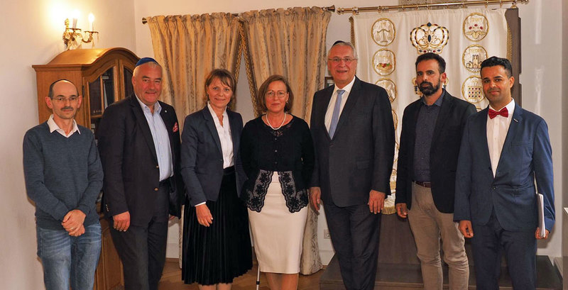 Sonntag, 6. Oktober 2019: Beim Neujahrsempfang der J�dischen Kultusgemeinde in Erlangen betonen Innenminister Joachim Herrmann und Ludwig Spaenle, Beauftragter f�r j�disches Leben und gegen Antisemitismus der Bayerischen Staatsregierung, dass die gesamte Bayerische Staatsregierung alles in ihrer Macht stehende daf�r tut, dass sich alle j�dischen B�rgerinnen und B�rger in unserem Land sicher und zuhause f�hlen k�nnen � heute und in Zukunft. Herrmann: 