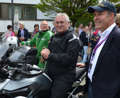 Allj�hrlich Motorrad-Sternfahrt im April nach Kulmbach mit dem oberfr�nkischen Polizeipr�sidenten Reinhard Kunkel und dem Chef der Kulmbacher Brauerei Markus Stodden.