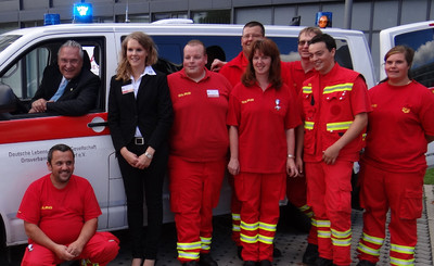 �bergabe eines neuen Einsatzfahrzeugs an den DLRG Ortsverband im September 2014 Erlangen-Dechsendorf.