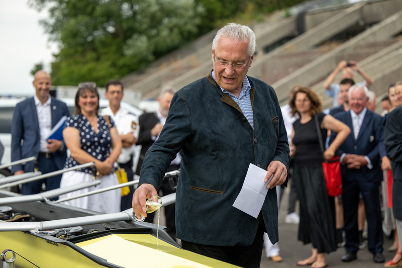 Samstag, 23. Juli 2022; Innen- und Sportminister Joachim Herrmann gratulierte als Schirmherr bei den 50. Bayerischen Rudermeisterschaften zum Triple-Jubiläum: Die 50. Bayerische Rudermeisterschaft, 50 Jahre Olympia-Regattaanlage und 50 Jahre Rudergesellschaft München 1972 e.V. Herrmann: Egal ob Jung oder Alt  Sport bringt Menschen zusammen und entfaltet große integrative Kraft. Für den Bayerischen Ruderverband sind dieses Jahr knapp 150.000 Euro vorgesehen. Bestens angelegtes Geld!
Copyright: Edmund Zuber