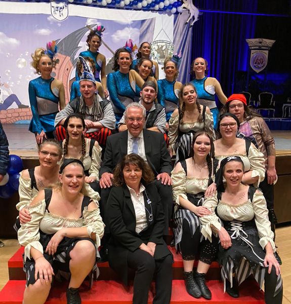 Donnerstag, 5. Januar 2023; Innenminister Joachim Herrmann und Bundestagsabgeordnete Martina Stamm-Fibich bei der Inthronisation der Brucker Gaßhenker in Erlangen
