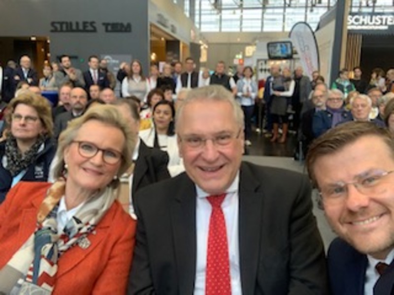 Sonntag, 15. Januar 2023; Mit Nürnbergs Oberbürgermeister Marcus König und Angela Inselkammer, der Präsidentin des bayerischen Hotel- und Gaststättenverbands, bei der Eröffnung der Fachmesse für Hotel- und Gaststättenbedarf. Nach der schwierigen Pandemie und trotz der hohen Energiepreise gilt es jetzt für die Gastronomie mit voller Kraft durchzustarten. Viel Glück und Erfolg für 2023!
