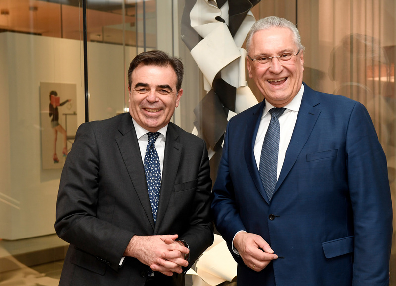 Freitag, 17. Februar 2023; Innenminister Joachim Herrmann und Vizepräsident der EU-Kommission Margaritis Schinas trafen sich auf der 59. Münchner Sicherheitskonferenz zu einem Austausch zu Fragen der Inneren Sicherheit und Migration.
Copyright: Frank Rollitz/Schneider-Press