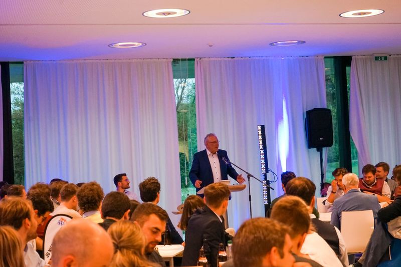 Freitag, 12. Mai 2023; Innenminister Joachim Herrmann zu Gast bei der Kreisvorsitzendenkonferenz der JU Bayern im Mittelfränkischen Dinkelsbühl. "Gerne habe ich die Einladung des Landesvorsitzenden Christian Doleschal angenommen und mich den Fragen und Anregungen der JU-Kreisvorsitzenden gestellt", so Herrmann. 