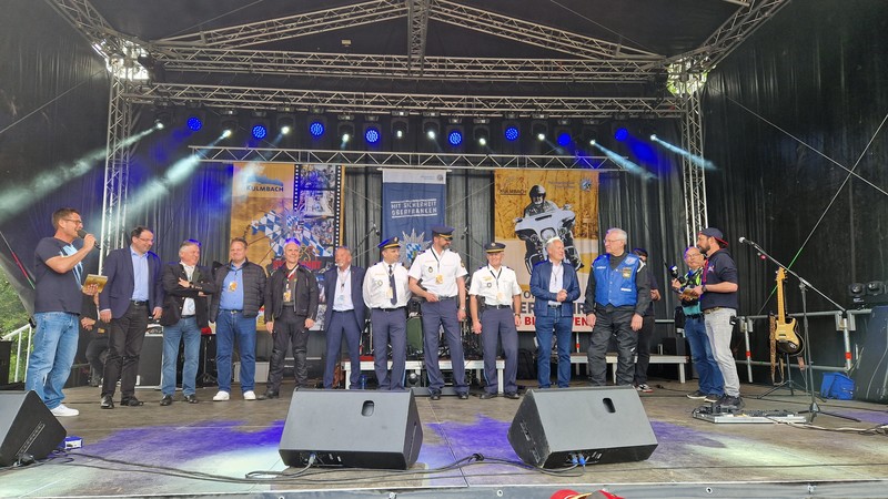 Sonntag, 28. April 2024; Zum 21. Mal hat heute unter dem Motto �Ankommen statt Umkommen� die traditionelle Motorradsternfahrt ins oberfr&auml;nkische Kulmbach stattgefunden, das gr&ouml;&szlig;te Bikertreffen S&uuml;ddeutschlands mit vielen Tausend Teilnehmern. �Wir setzen uns mit unserem Verkehrssicherheitsprogramm 2030 ,Bayern mobil � sicher ans Ziel� daf&uuml;r ein, das Motorradfahren so sicher wie nur m&ouml;glich zu machen", erkl&auml;rte Bayerns Innenminister Joachim Herrmann, der als Schirmherr auch heuer wieder selbst mit dem Motorrad angereist ist.