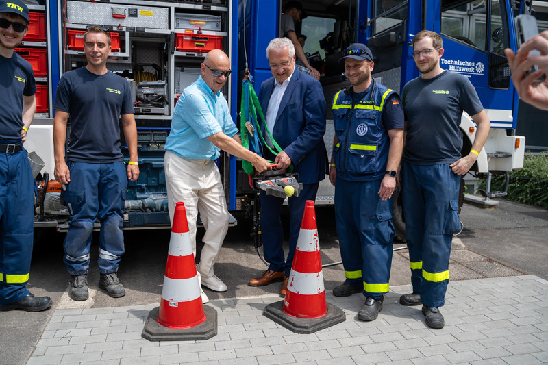 Samstag, 5. Juli 2025; Beim Siemens Campus Fest in Erlangen hat Innenminister Joachim Herrmann sich vor Ort ein Bild vom starken Engagement unserer Einsatzkräfte gemacht. Beim Stand des THW´s Erlangen stellte er seine Geschicklichkeit unter Beweis.