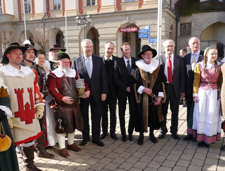Sonntag, 25. Februar, Bayerns Innenminister Joachim Herrmann bei der Gedenkfeier '400 Jahre seit Ausbruch des 30-j�hrigen Kriegs': Gedenken an die humanit�re Katastrophe steht f�r gegenseitigen Respekt, Akzeptanz und Vers�hnung - Westf�lischer Frieden Grundstein f�r die Zukunft Europas