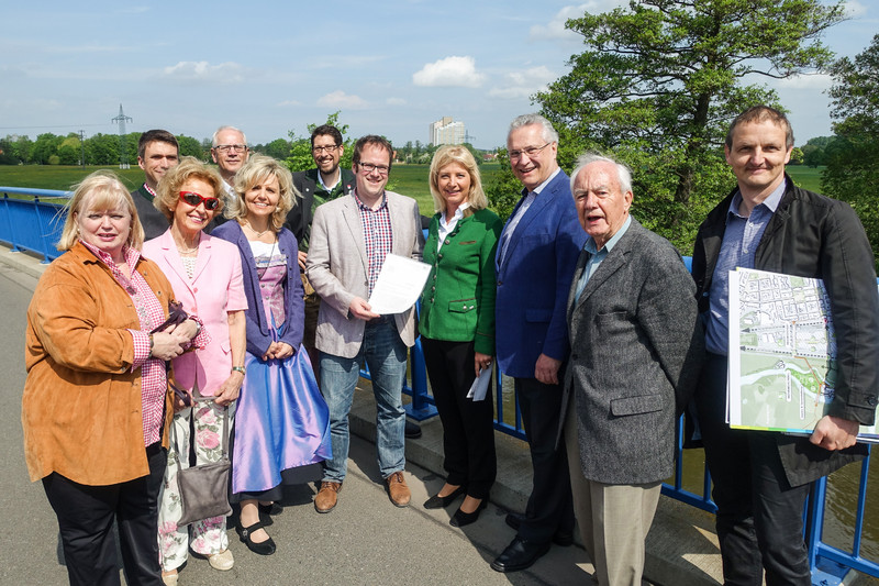 CSU Fraktionsvorsitzende B. Amus, Parl. Staatssekretr S. Mller, C. Lange, Alt-OB Dr. S. Balleis, CSU Kreisvorsitzende A. Wunderlich, Stadtrat Dr. K. Hller, OB Dr. F. Janik, Umweltministerin Ulrike Scharf, Innenminister Joachim Herrmann, Dr. D. Haack