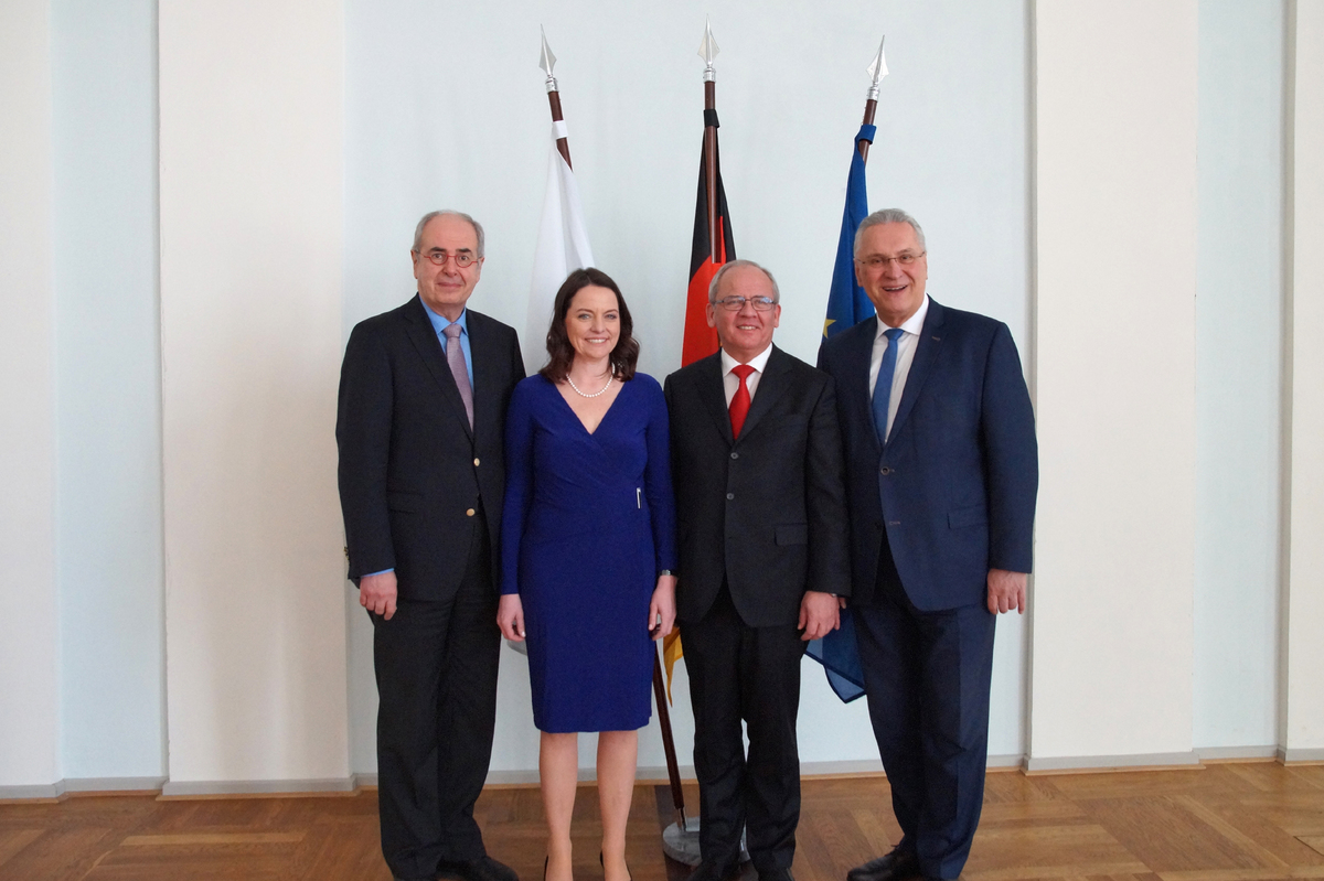 Regierungsprsident Dr. Thomas Bauer, neue Regierungsvizeprsidentin Dr. Kerstin Engelhardt-Blum, bisheriger Regierungsvizeprsident Dr. Eugen Ehmann, Staatsminister Joachim Herrmann 